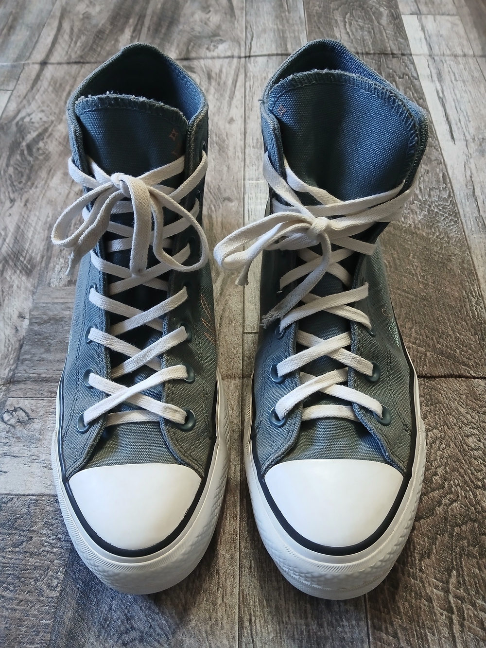 Converse Chuck Taylor All Star High Top "Tiny Tattoos" – Size 8.5 - Picture 4 of 7